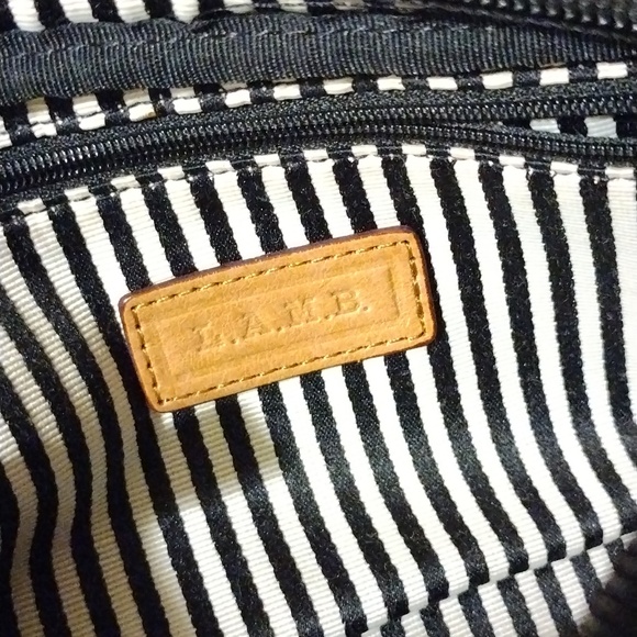 L.A.M.B - Picture 9 of 12